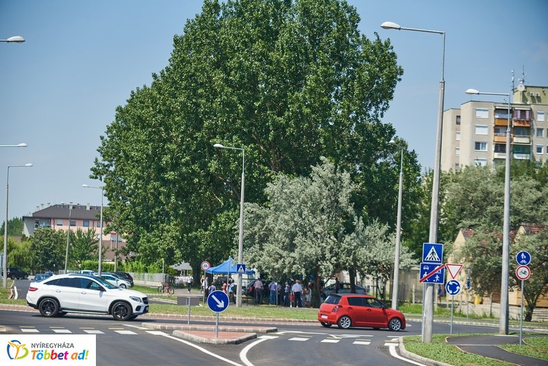 Törzs utcai körforgalom átadó