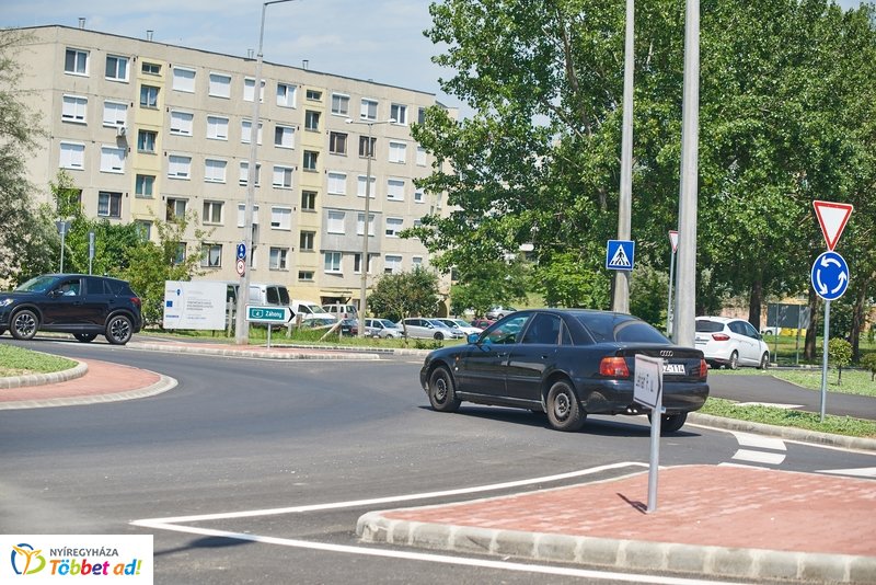 Törzs utcai körforgalom átadó