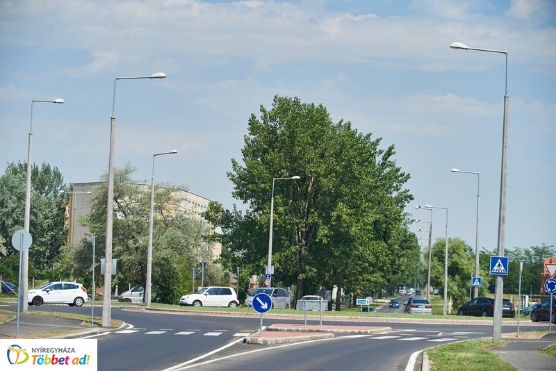 Törzs utcai körforgalom átadó