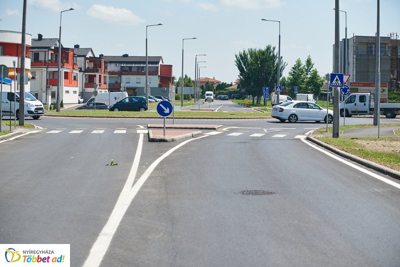 Törzs utcai körforgalom átadó