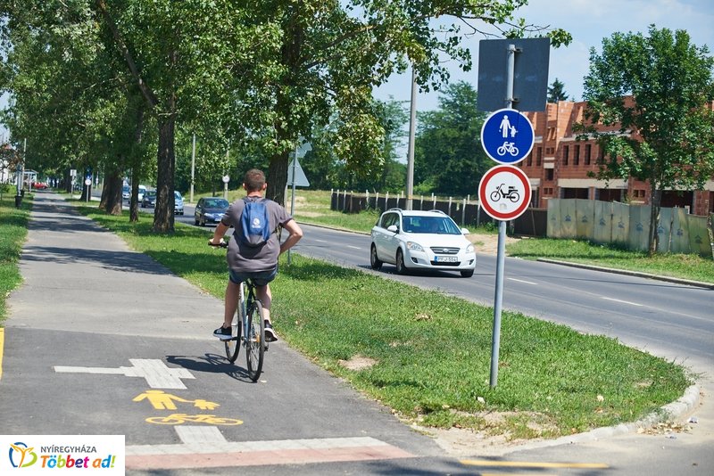 Törzs utcai körforgalom átadó