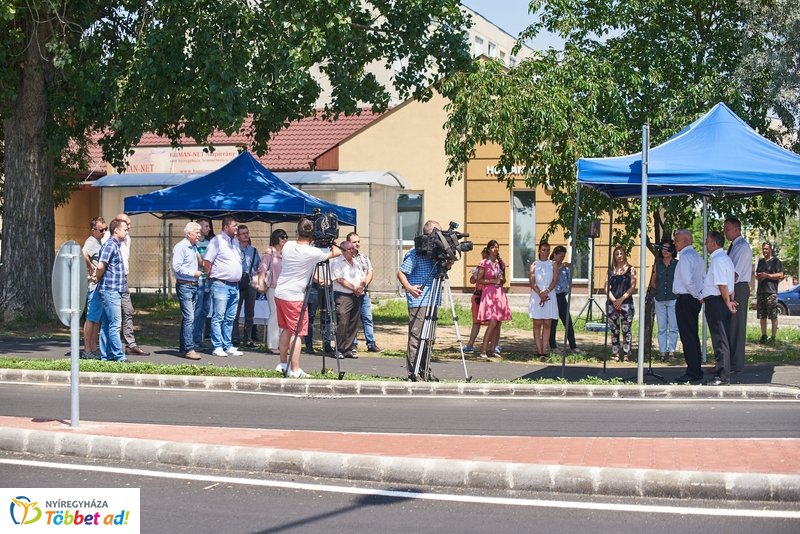 Törzs utcai körforgalom átadó