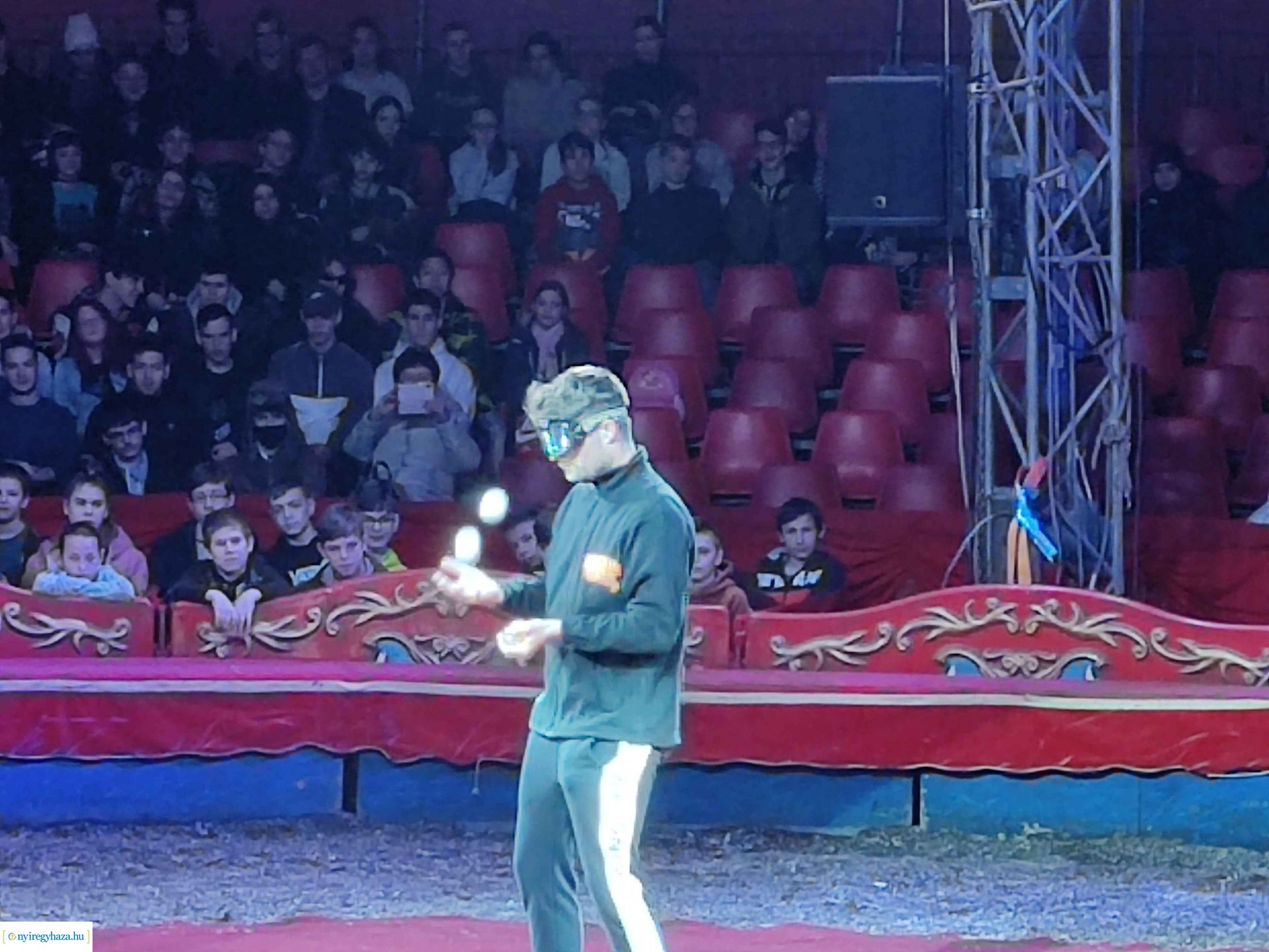 Tudomány a porondon tehetséggazdagító program a Mórában