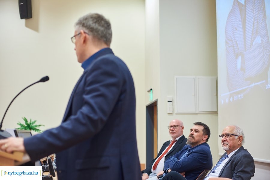 Tudományos konferencia a Móricz Zsigmond Könyvtárban