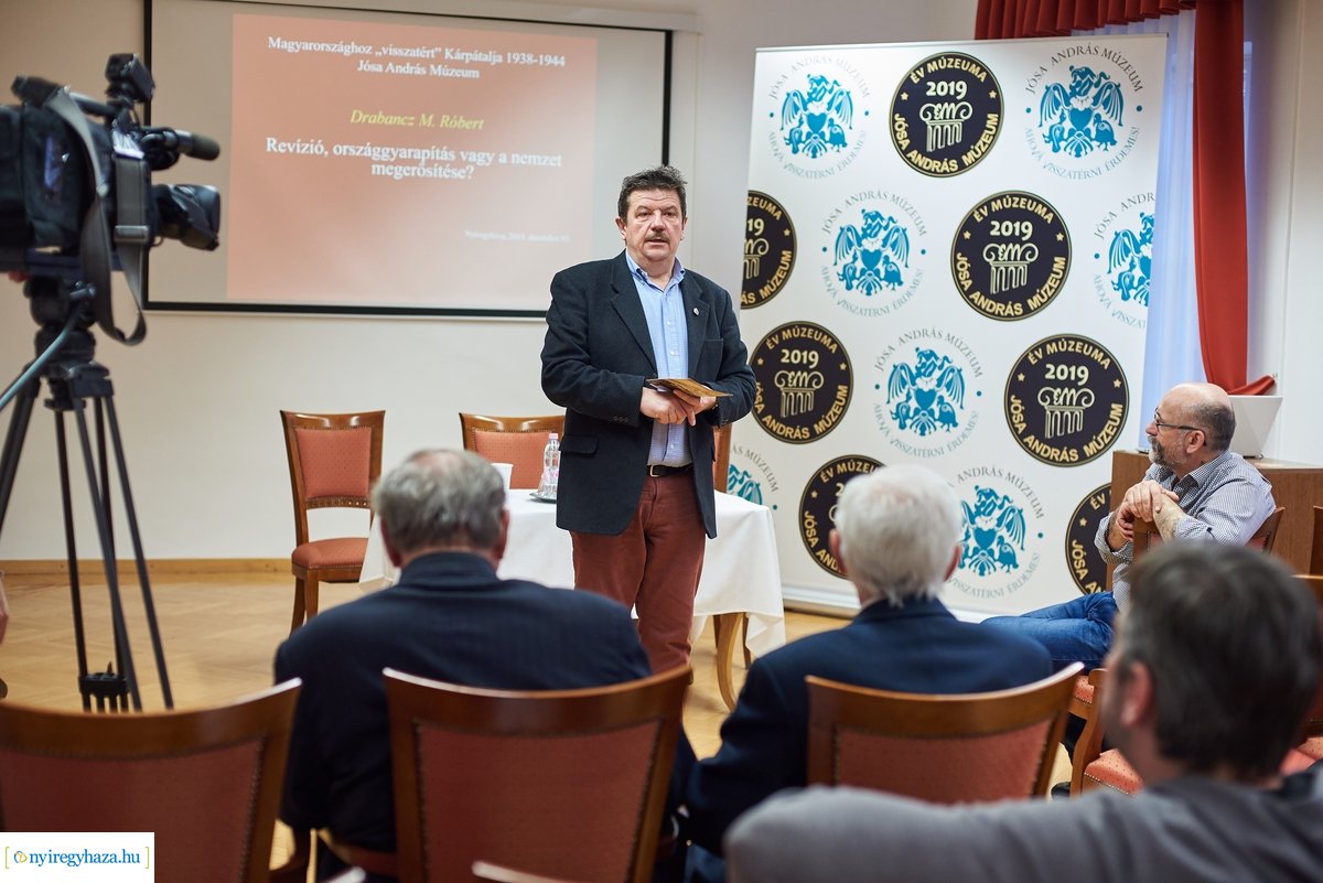 Tudományos szimpózium a múzeumban