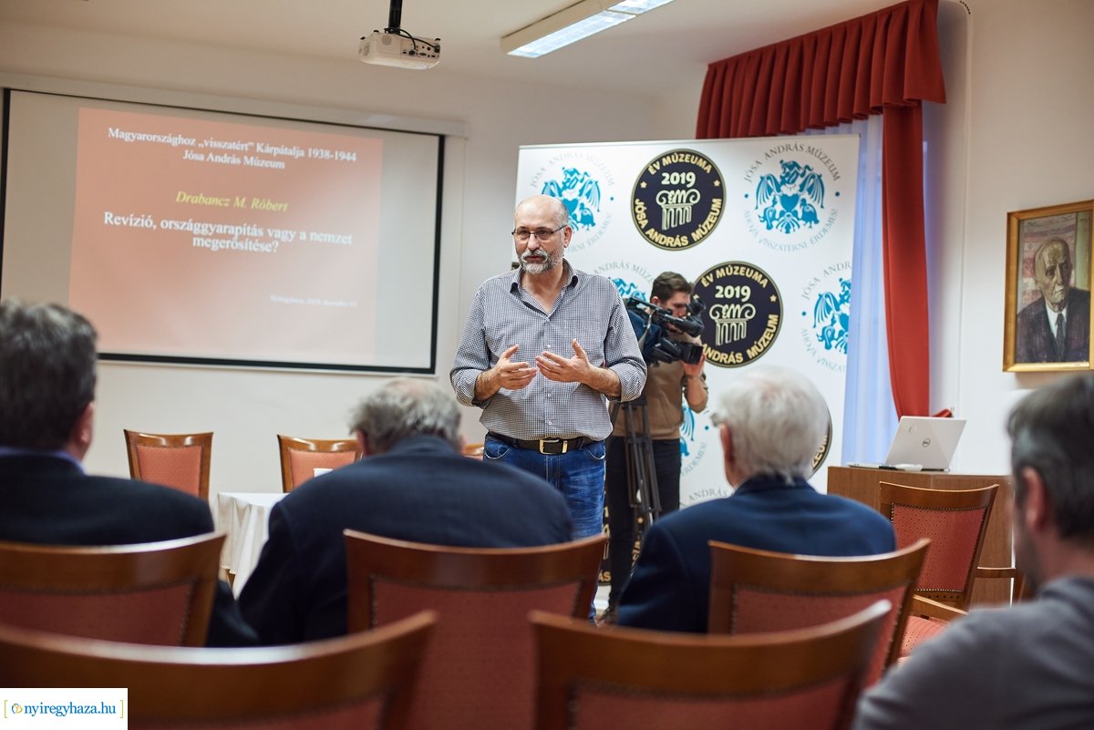 Tudományos szimpózium a múzeumban