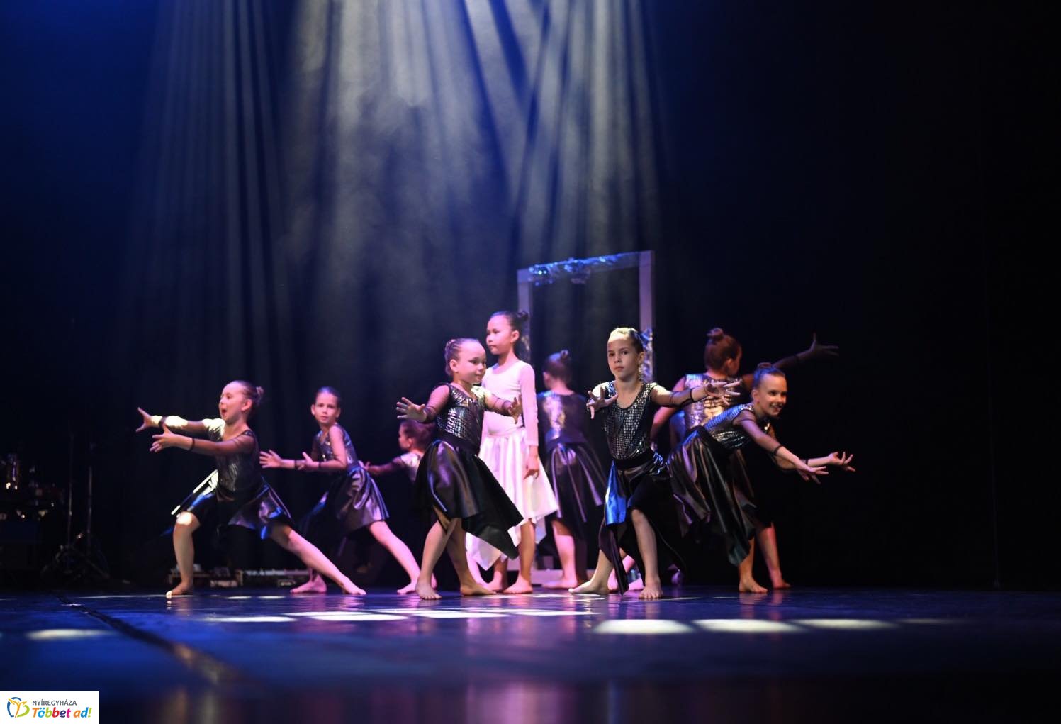 Tükörvilág – Gálaestet tartott a Princess Balettiskola 