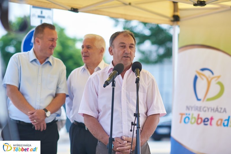 Tünde utcai átadó