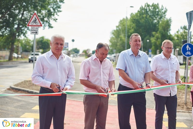 Tünde utcai átadó