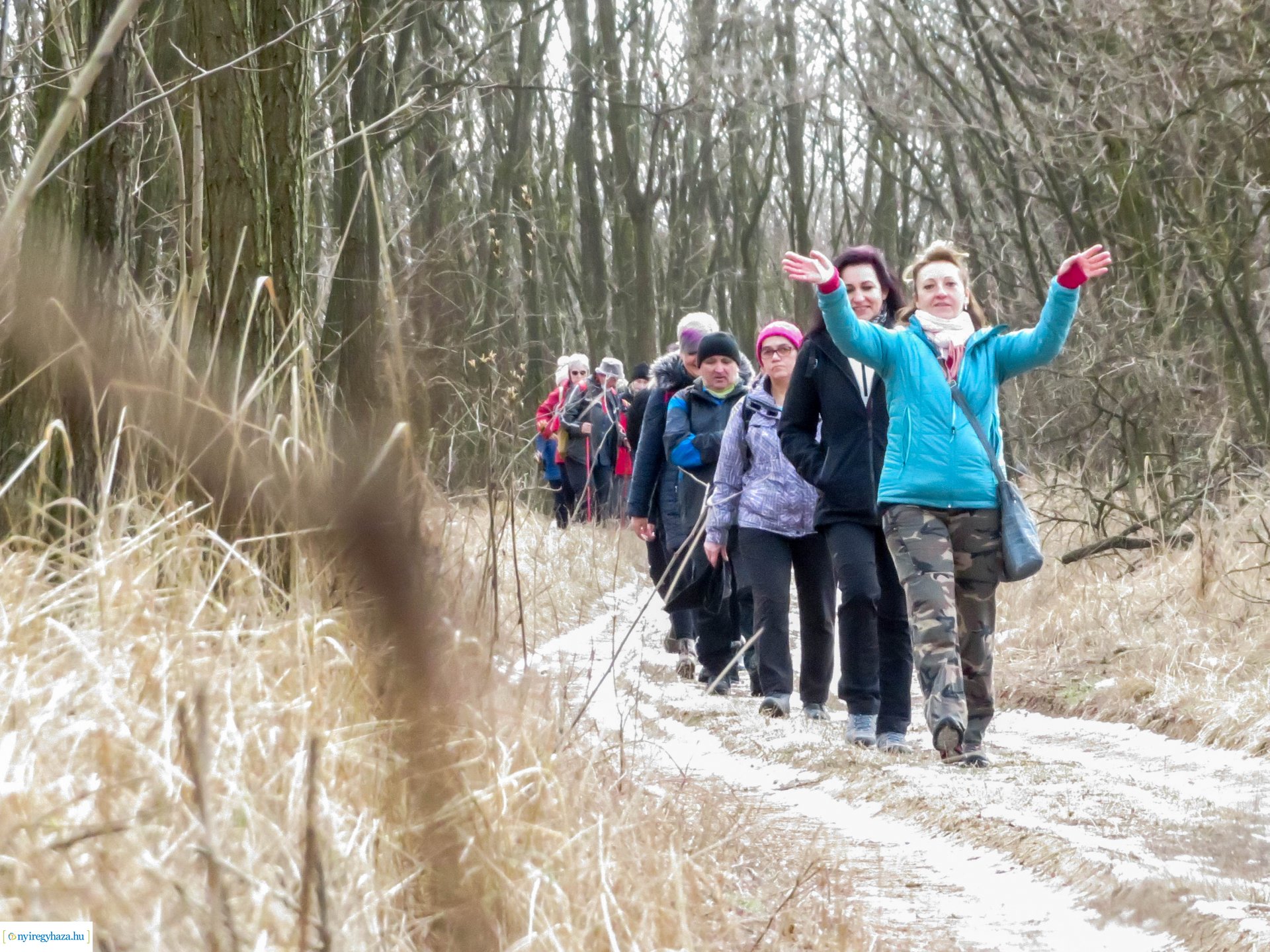 Túracipő és farsangi jelmez 