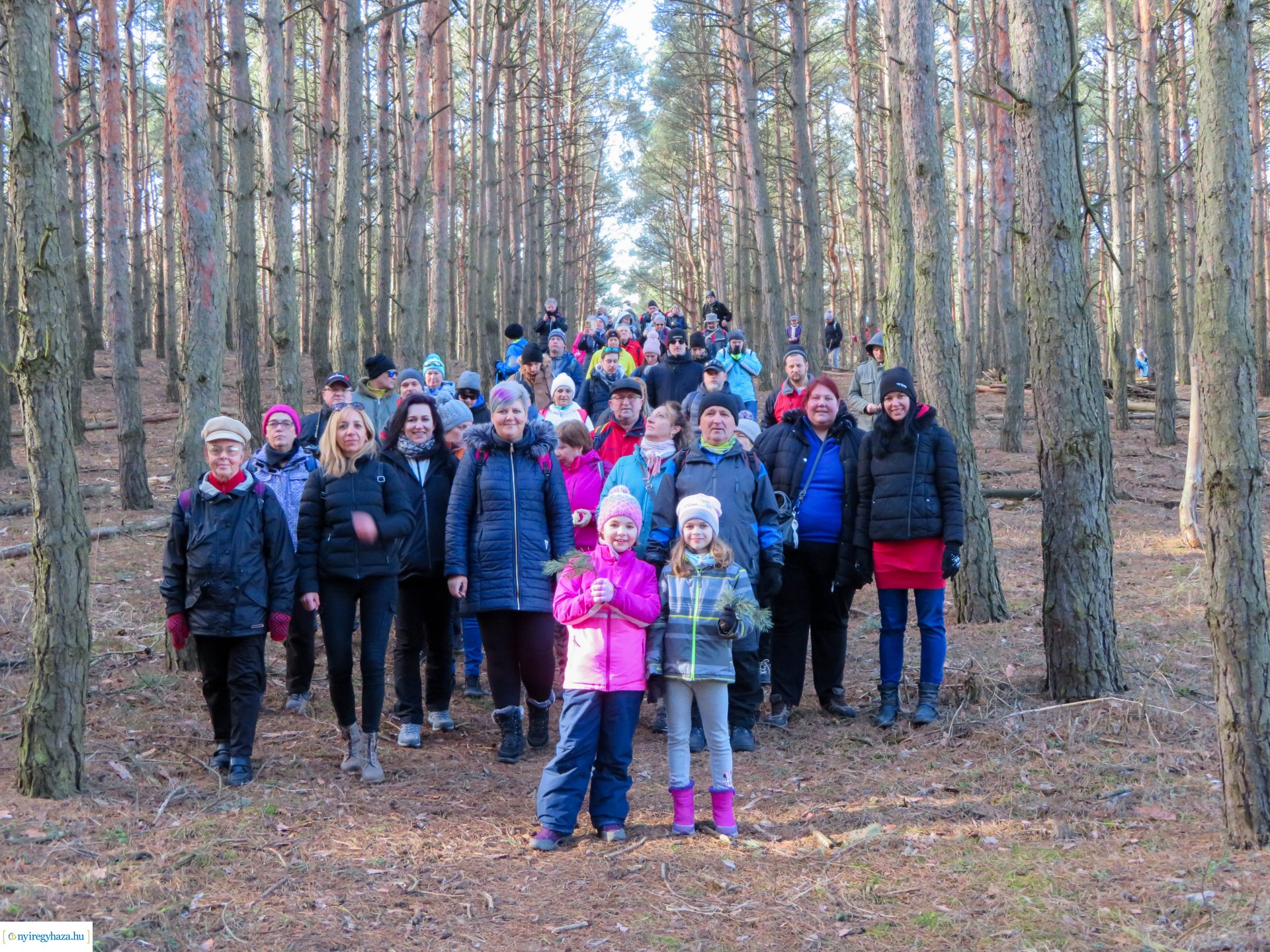 Túracipő és farsangi jelmez 