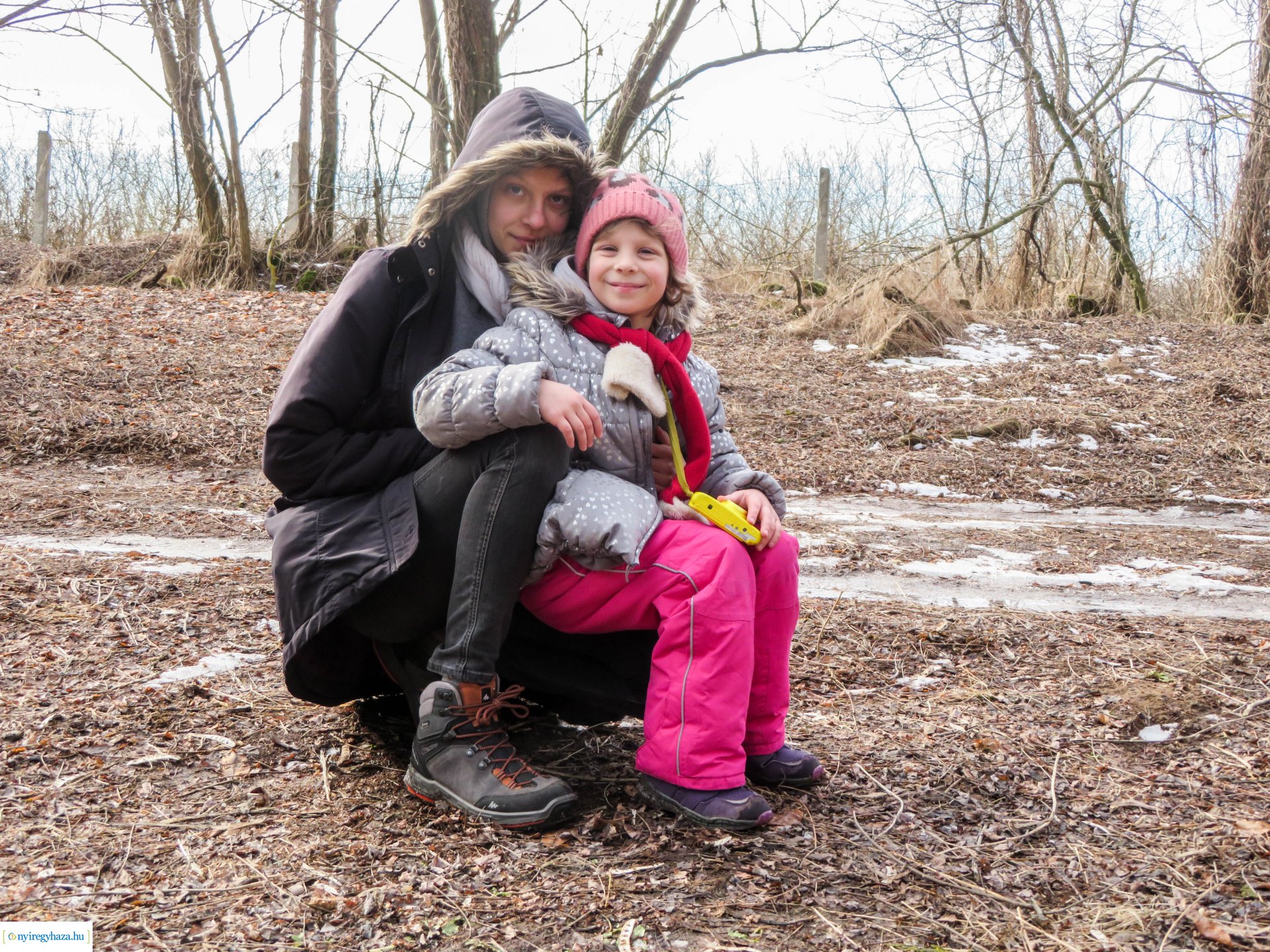 Túracipő és farsangi jelmez 