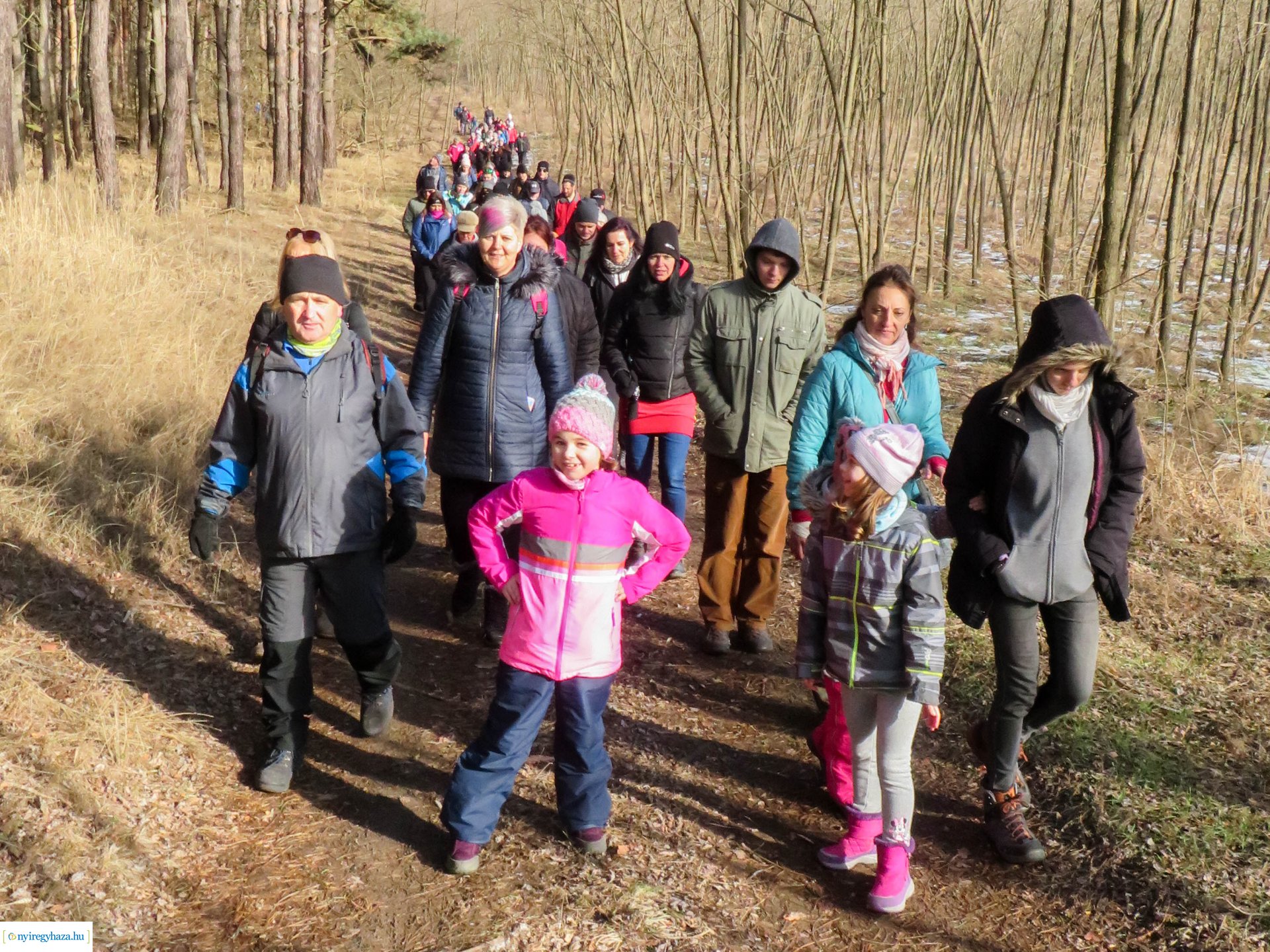 Túracipő és farsangi jelmez 