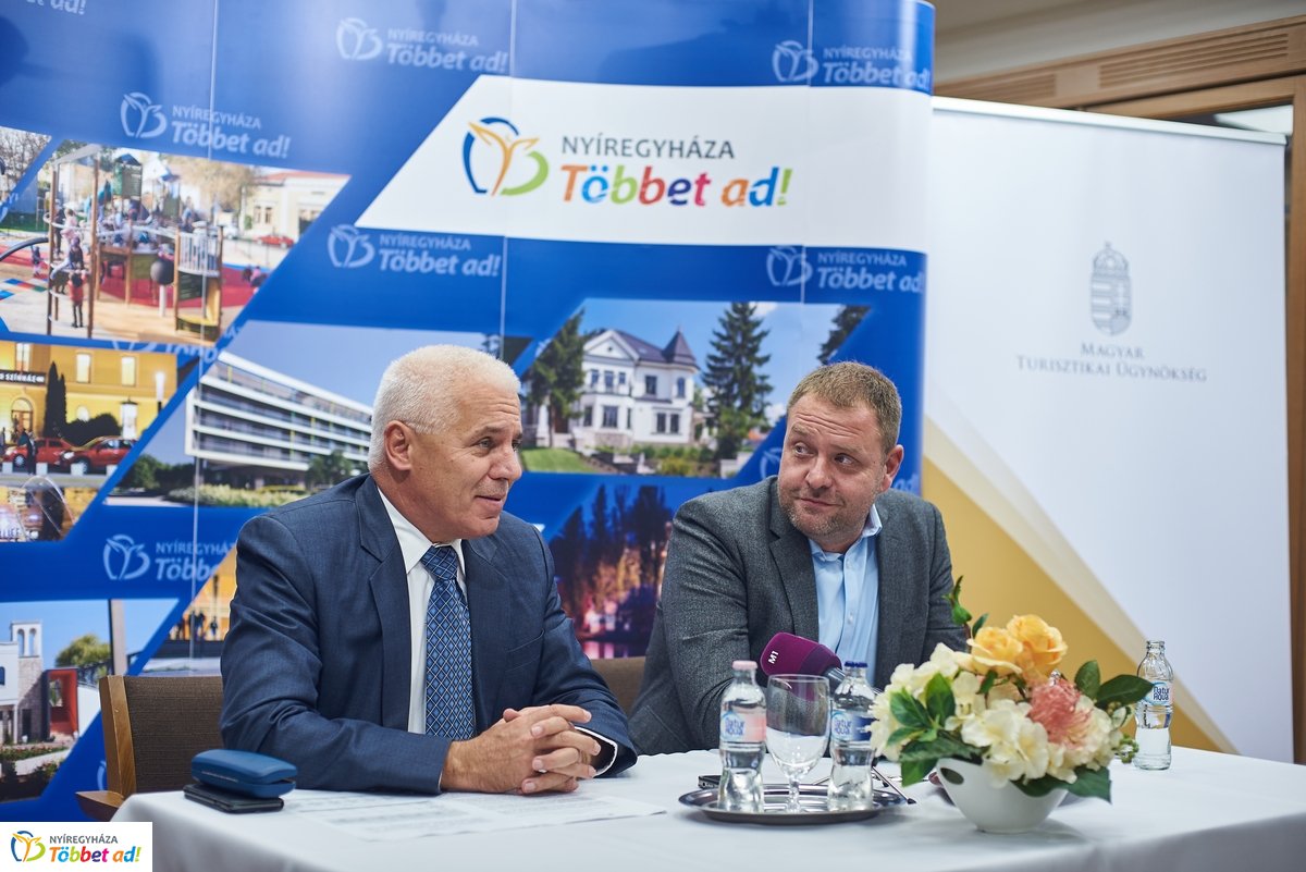 Turisztikai sajtótájékoztató a Bencs Villában