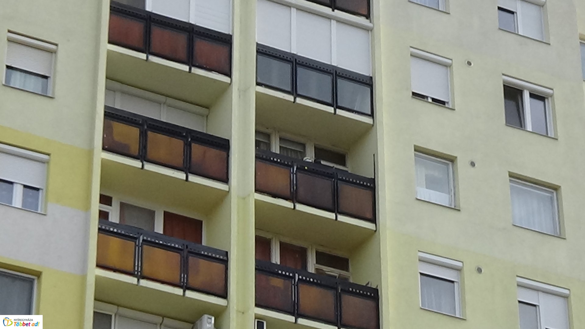 Tűz ütött ki egy Toldi úti társasház erkélyén