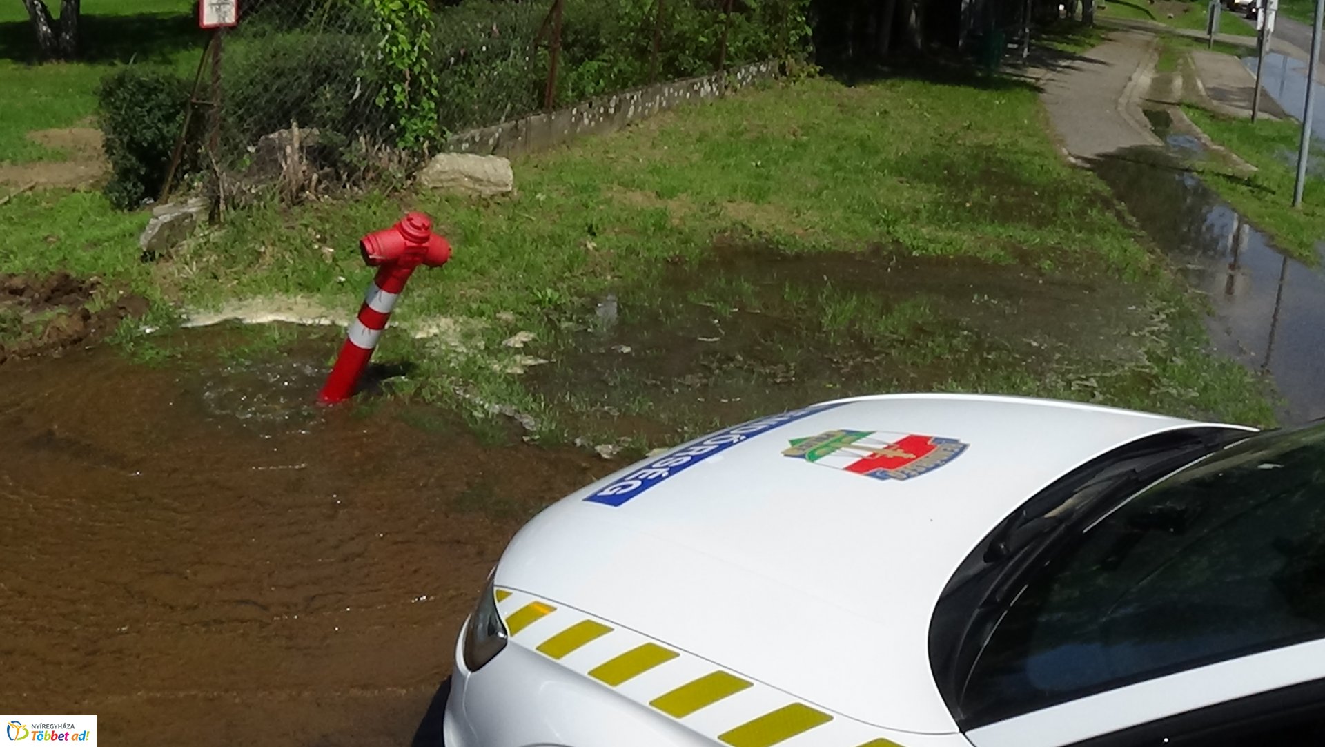 Tűzcsapot törtek a Westsik Vilmos utcán