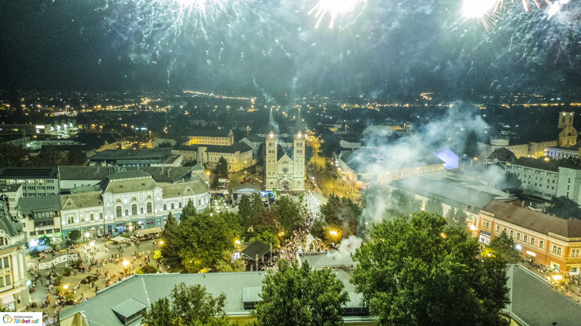 Tűzijáték a Sunshine Szülinapon