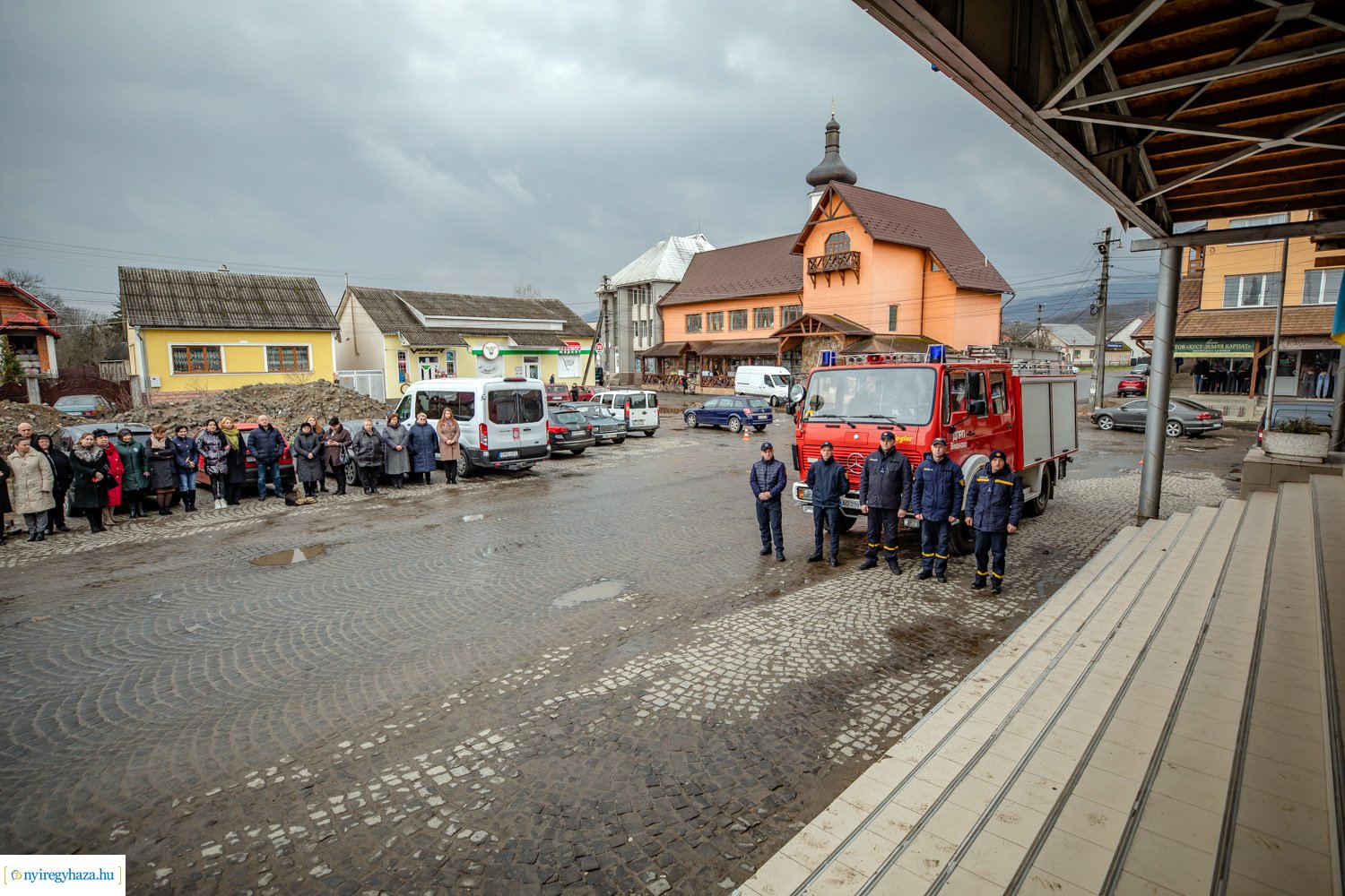 Tűzoltóautókat adományozott a Katolikus Karitász kárpátaljai településeknek 