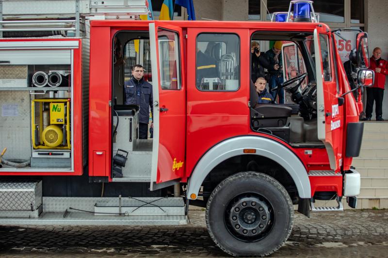 Tűzoltóautókat adományozott a Katolikus Karitász kárpátaljai településeknek 