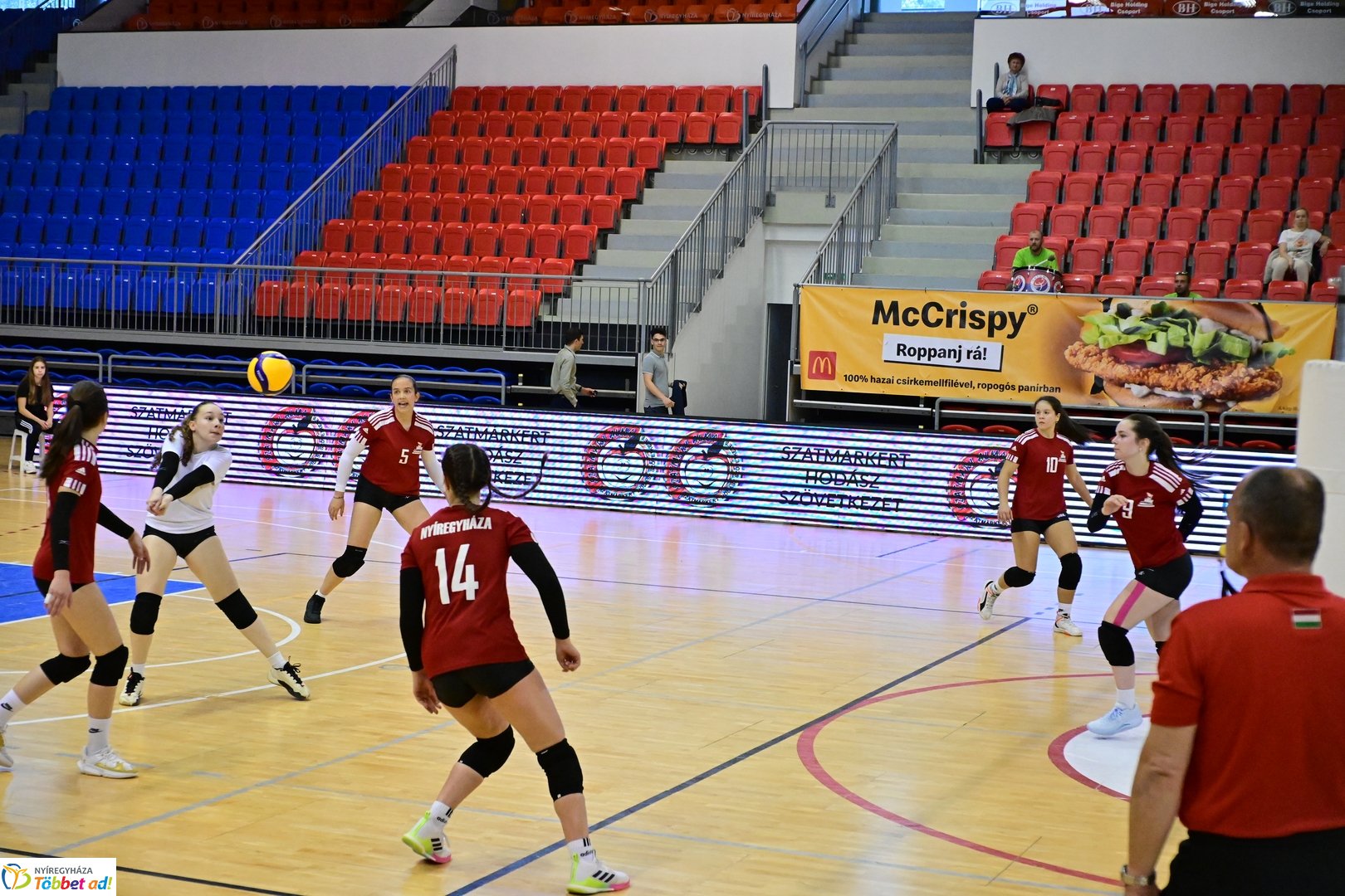 U15 leány röplabda az Arénában 2025 májusában