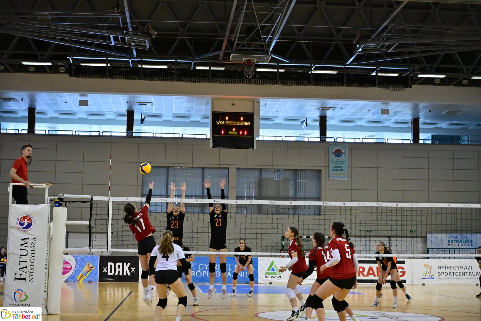 U15 leány röplabda az Arénában 2025 májusában