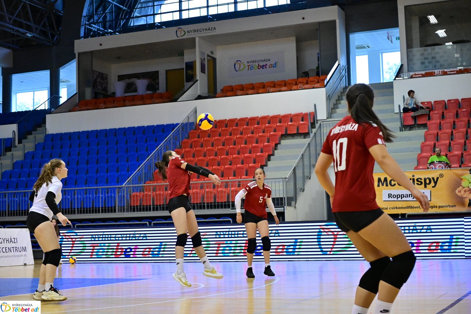 U15 leány röplabda az Arénában 2025 májusában
