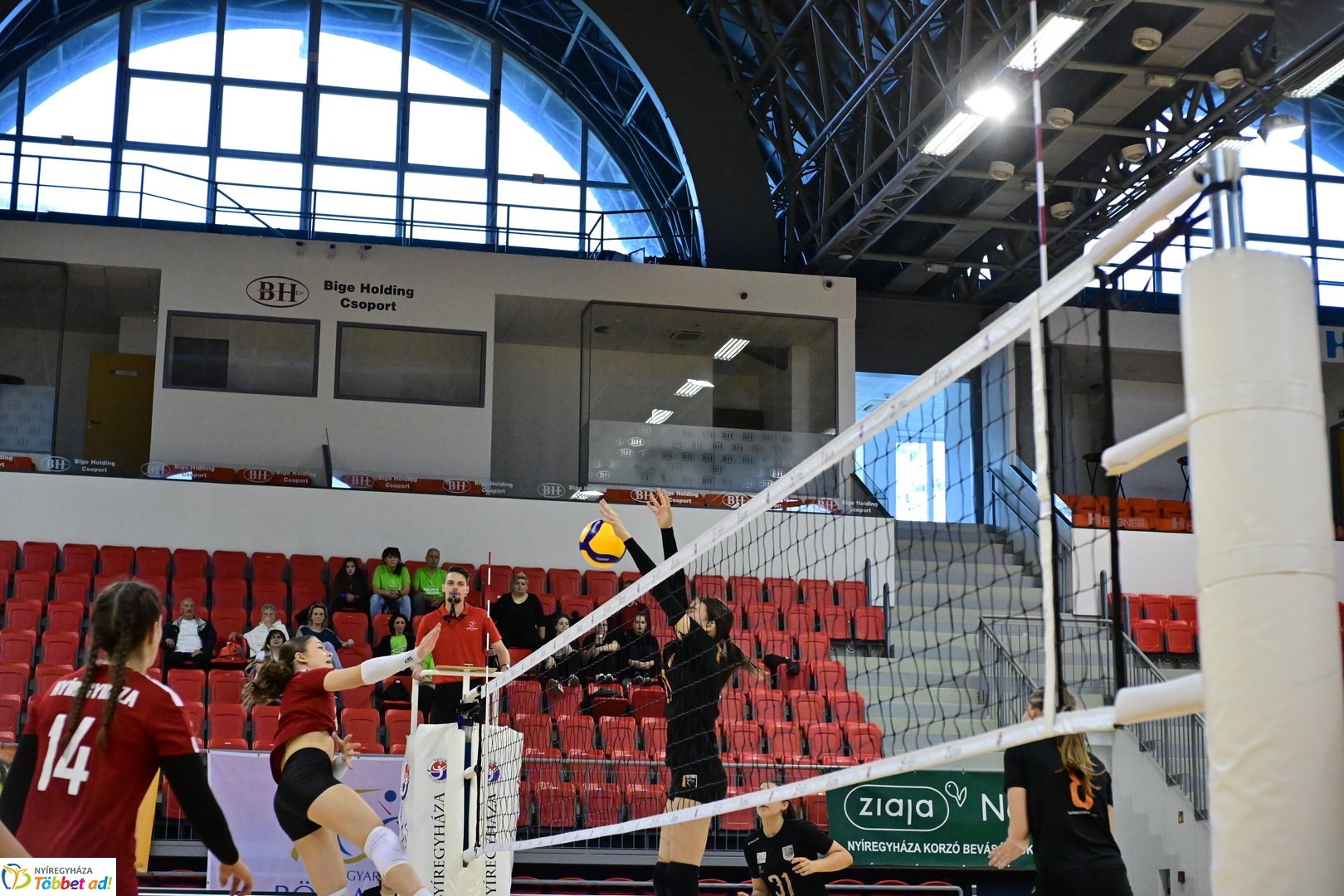 U15 leány röplabda az Arénában 2025 májusában