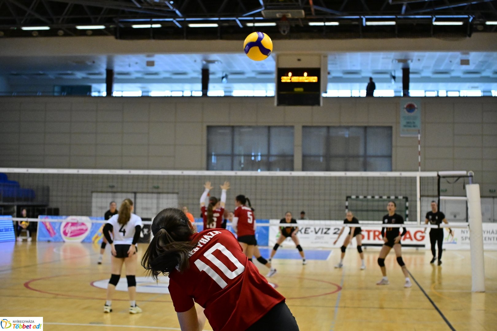 U15 leány röplabda az Arénában 2025 májusában
