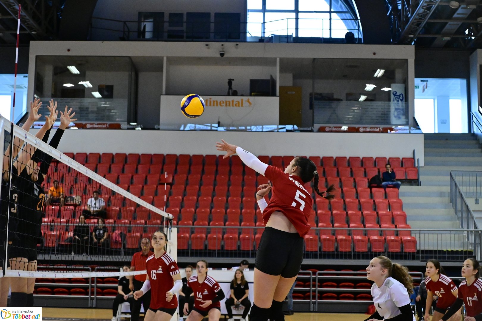 U15 leány röplabda az Arénában 2025 májusában