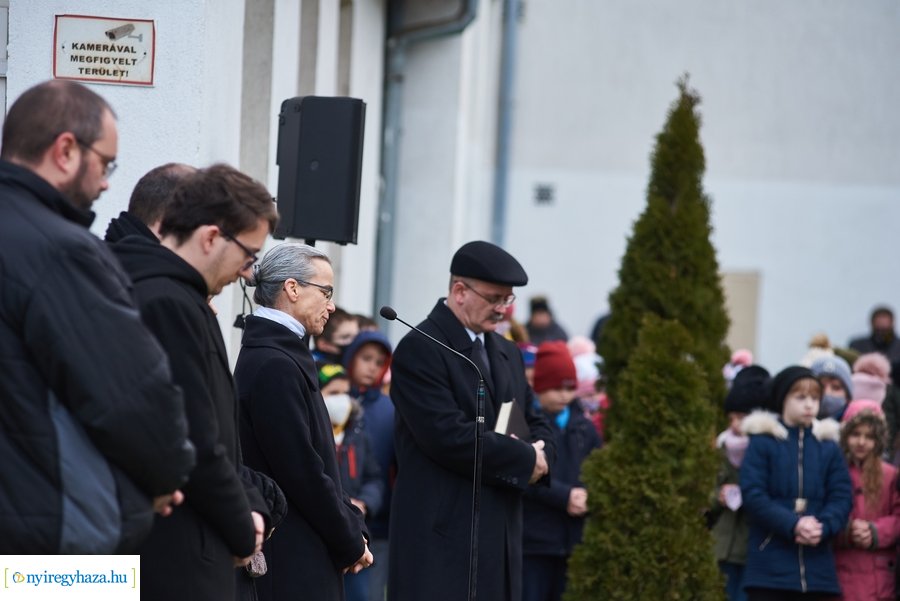 Udvarátadó ünnepség a Jókaiban