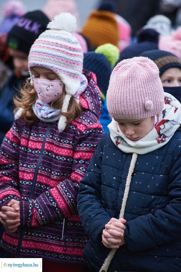 Udvarátadó ünnepség a Jókaiban