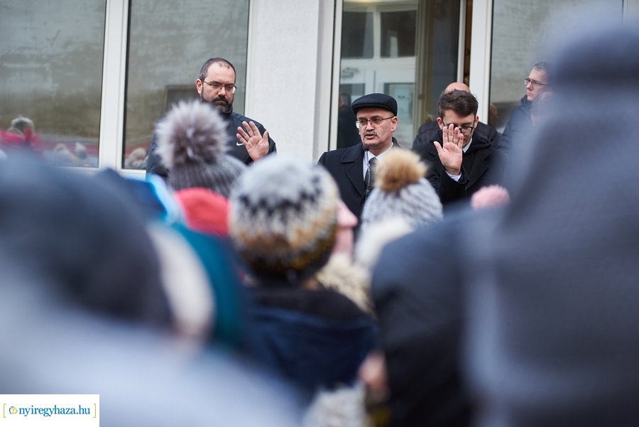 Udvarátadó ünnepség a Jókaiban