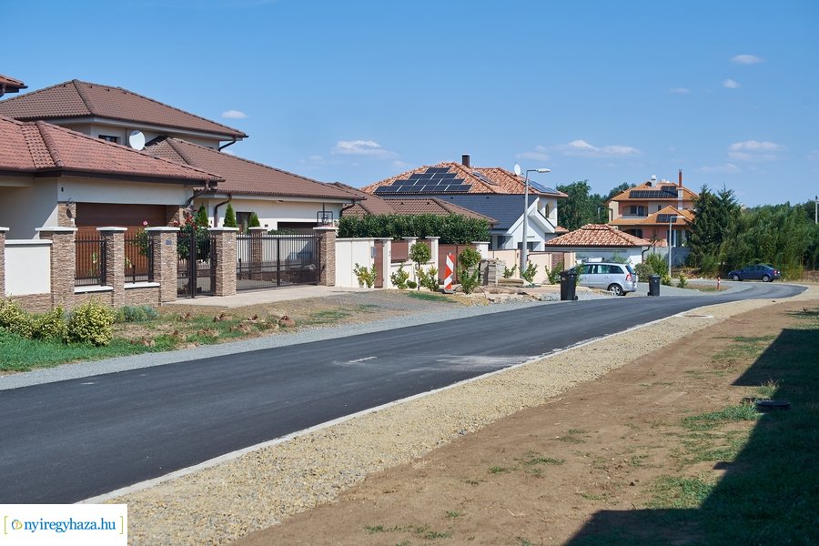 Új aszfaltot kapott a Futó köz