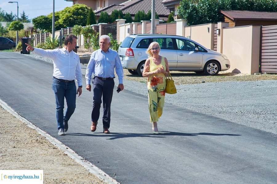 Új aszfaltot kapott a Futó köz