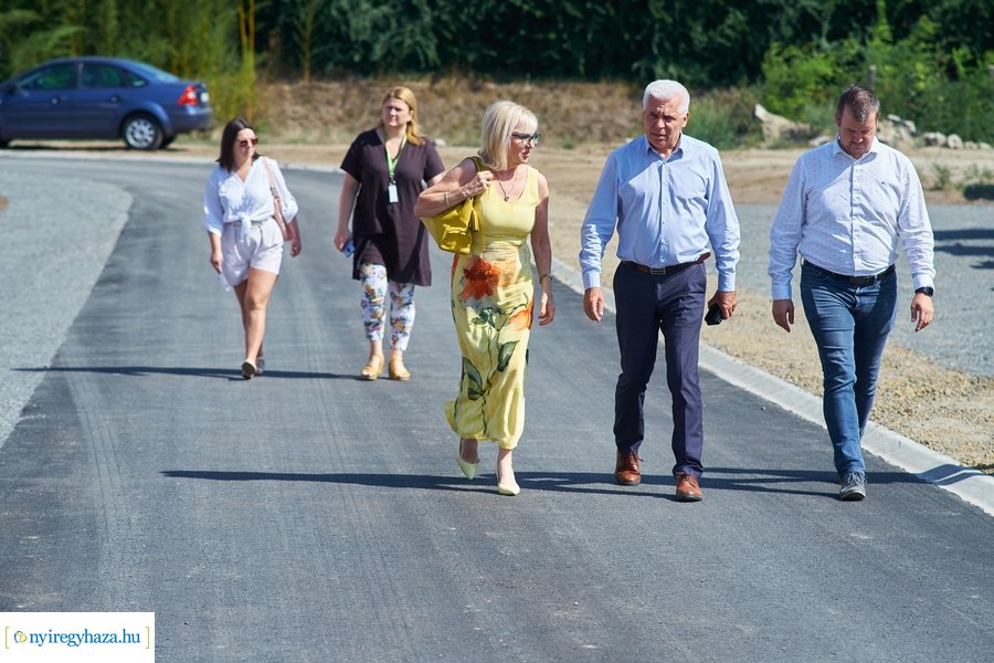 Új aszfaltot kapott a Futó köz
