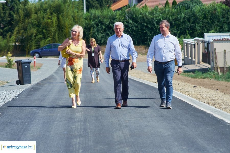 Új aszfaltot kapott a Futó köz