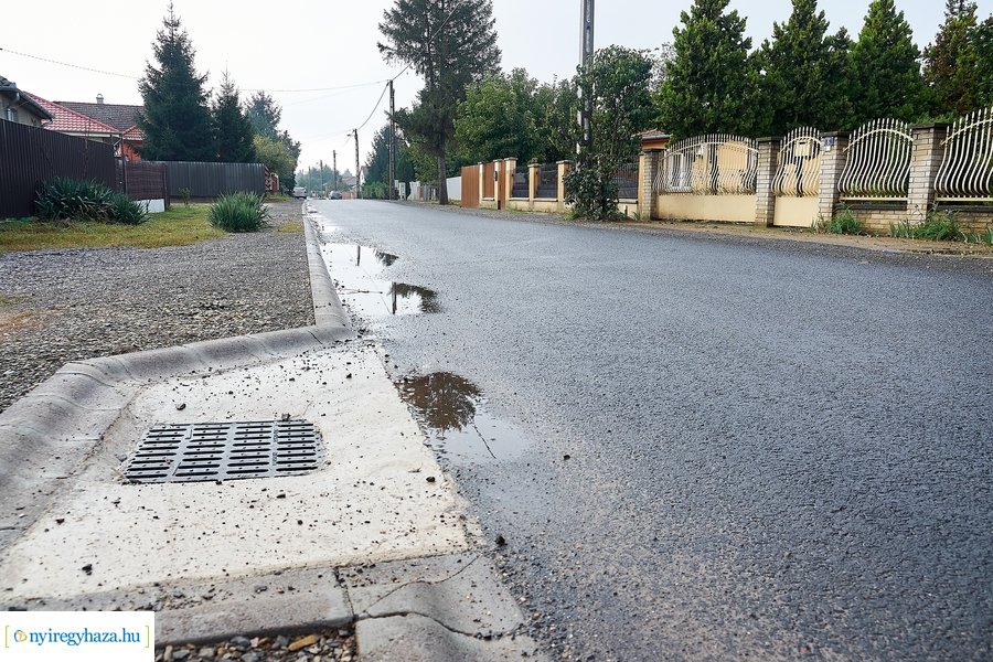 Új aszfaltút a Gálya utcán
