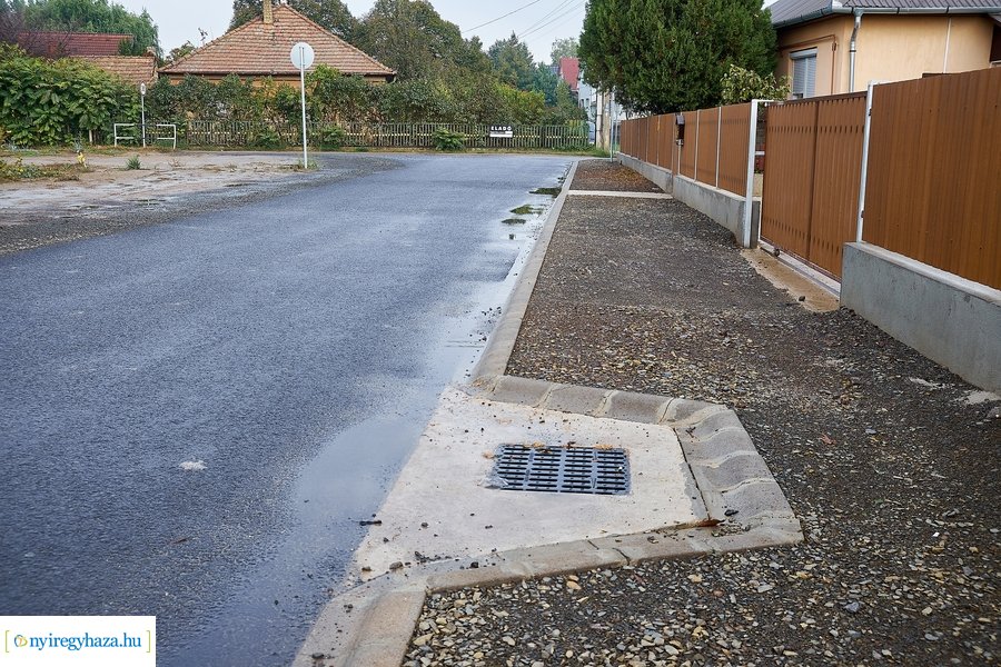 Új aszfaltút a Gálya utcán