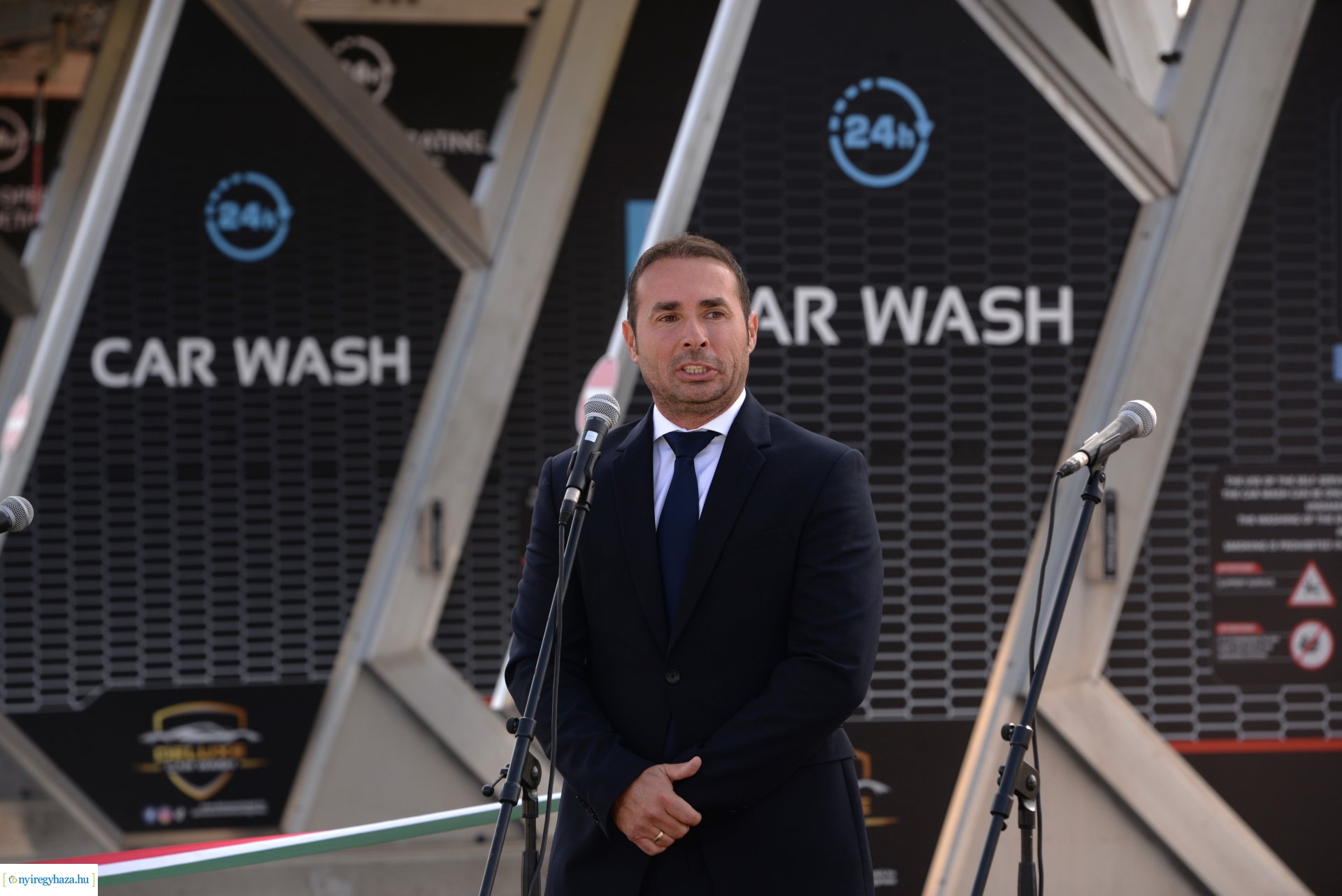 Új autómosó nyílt Nyíregyházán