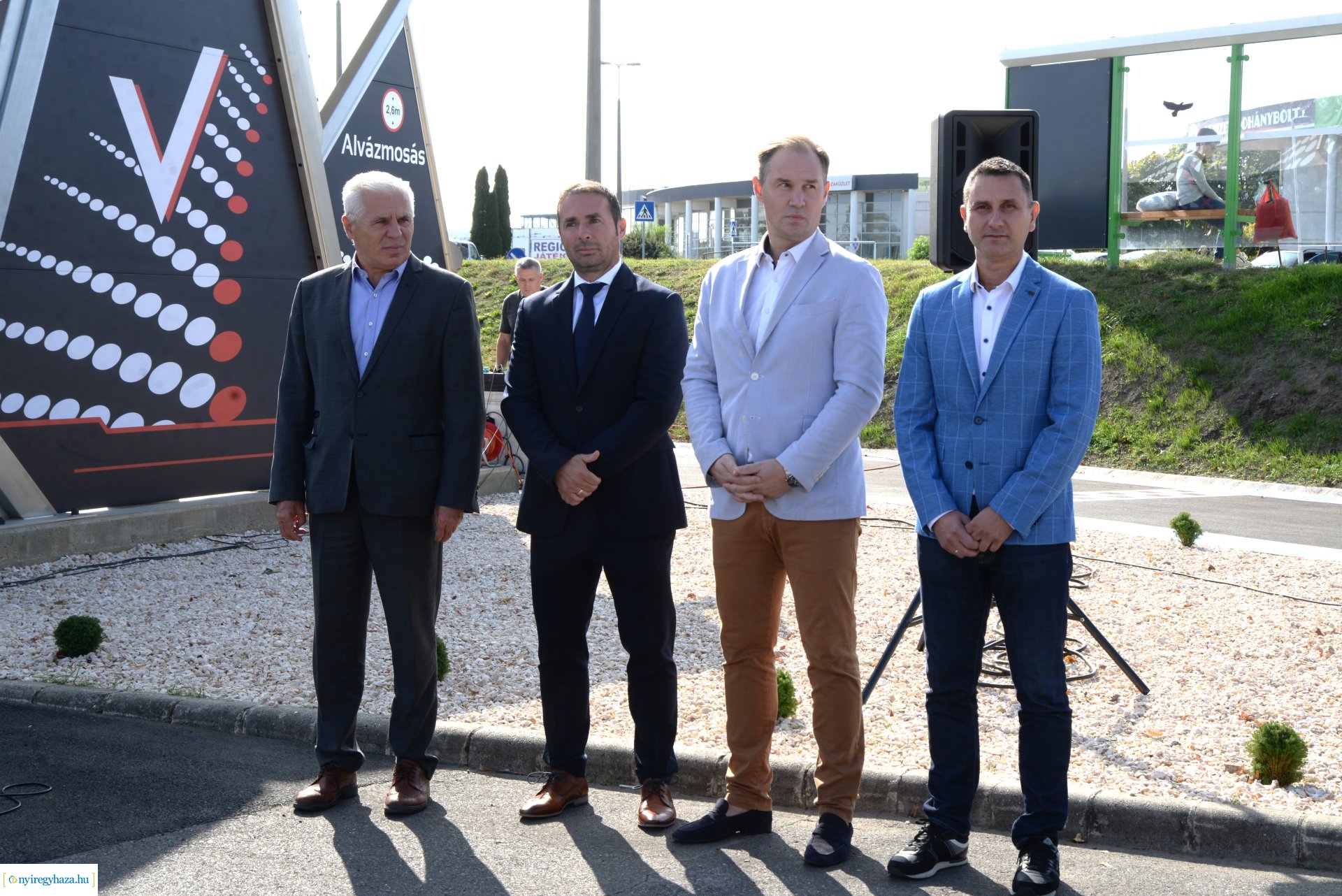 Új autómosó nyílt Nyíregyházán