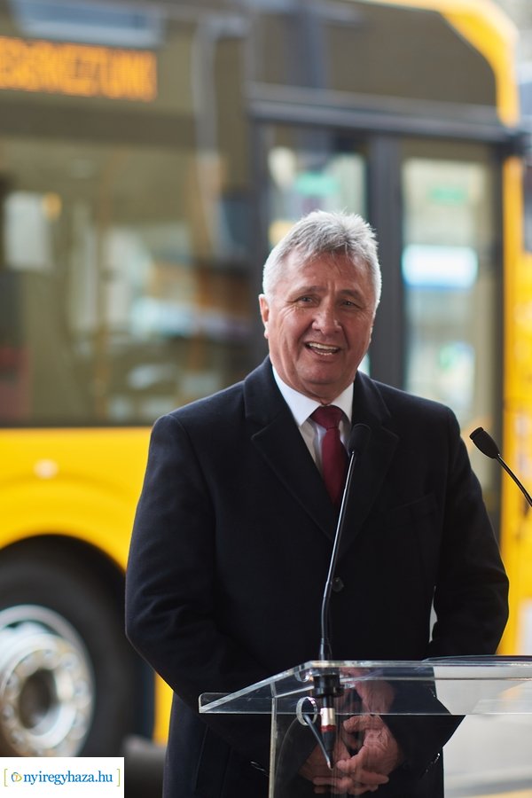 Új autóbusz bemutató Nyíregyházán