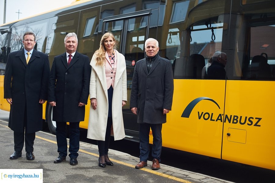 Új autóbusz bemutató Nyíregyházán