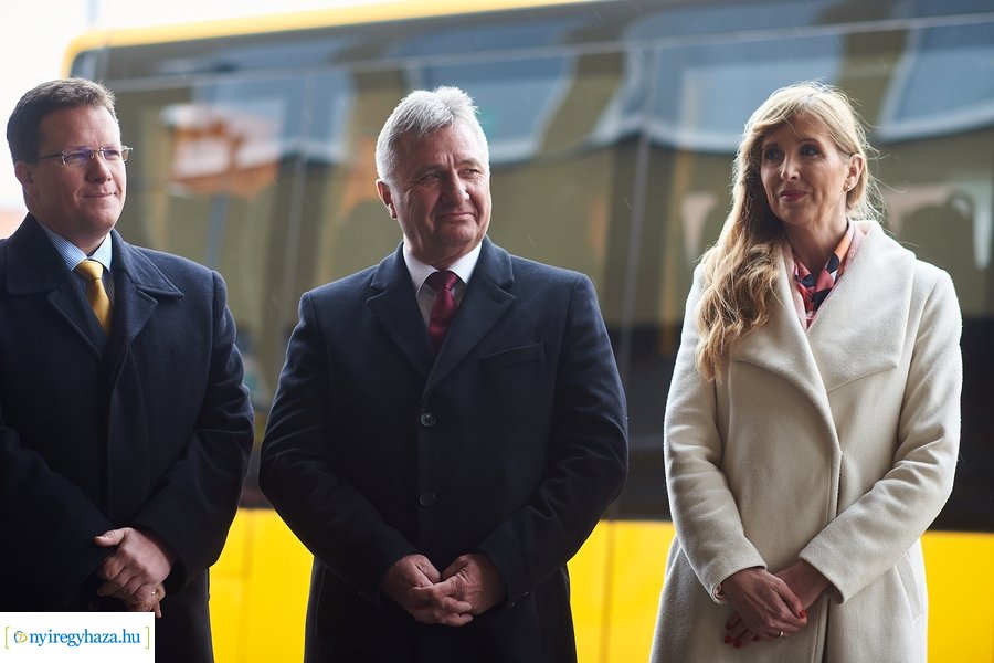 Új autóbusz bemutató Nyíregyházán