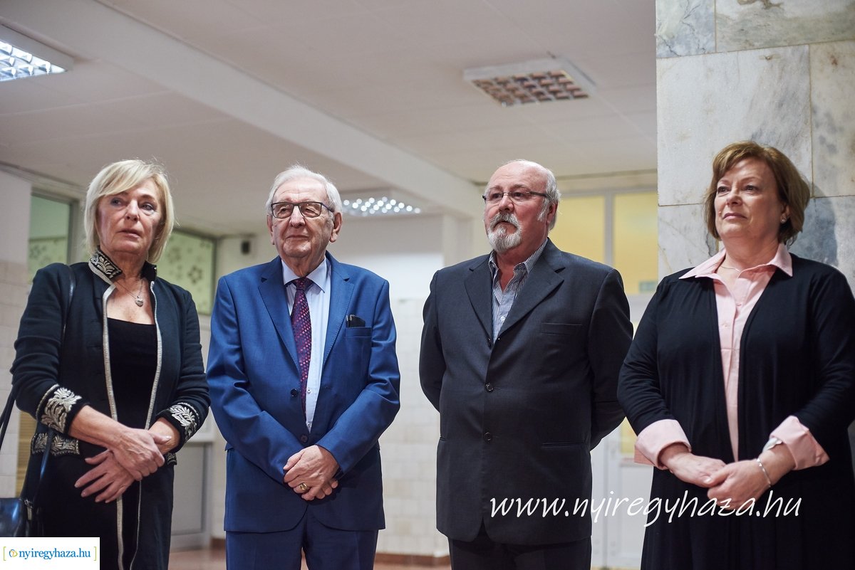 Új éremportrék a kórházban