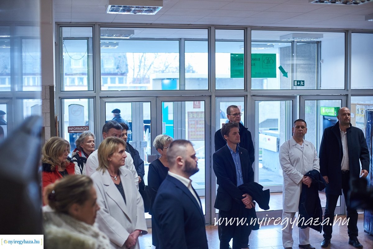 Új éremportrék a kórházban