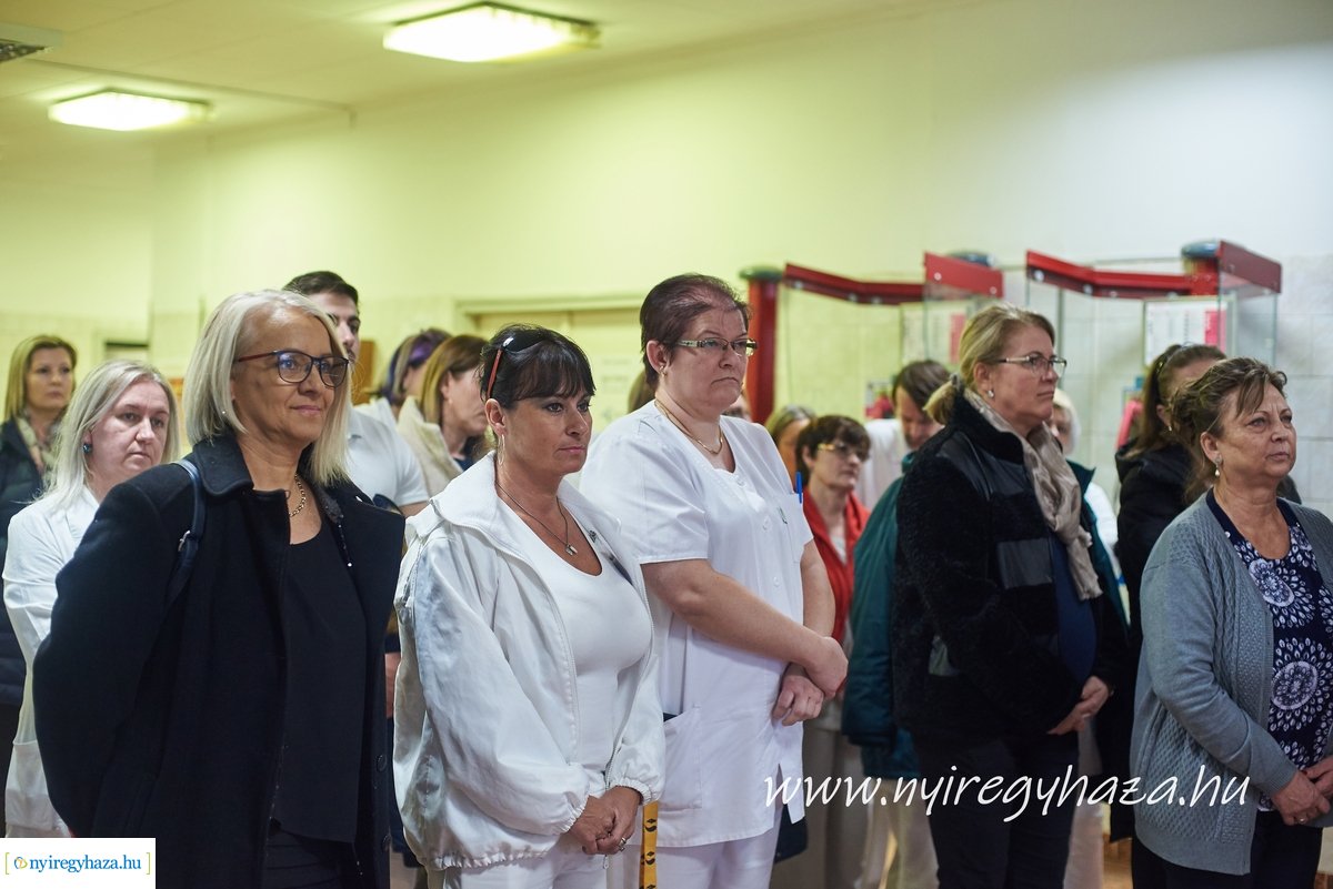 Új éremportrék a kórházban