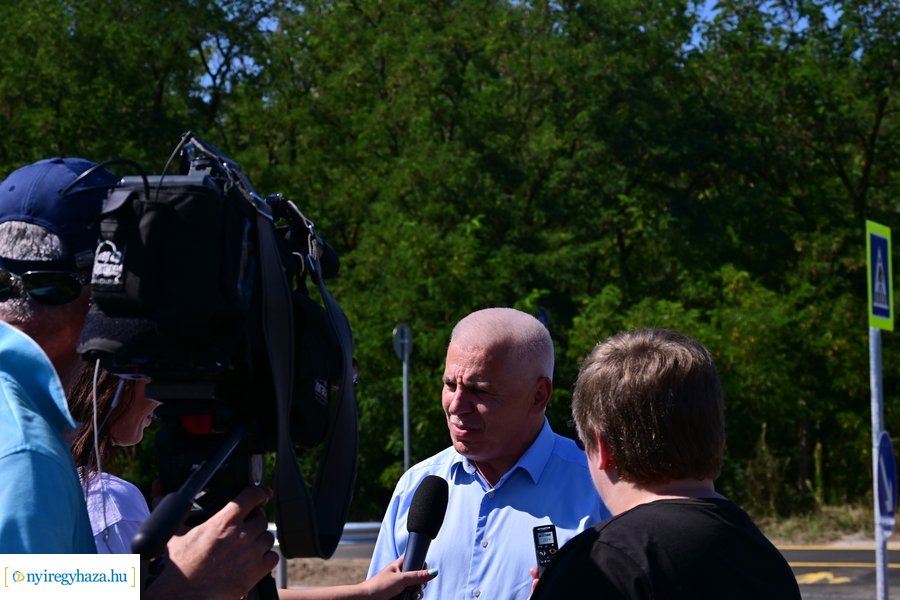 Új gyalogátkelőhely Kőlaposon