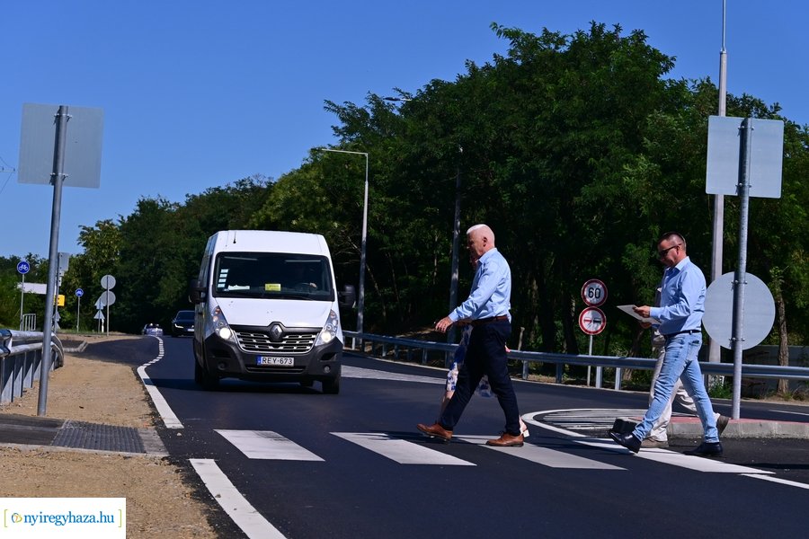 Új gyalogátkelőhely Kőlaposon