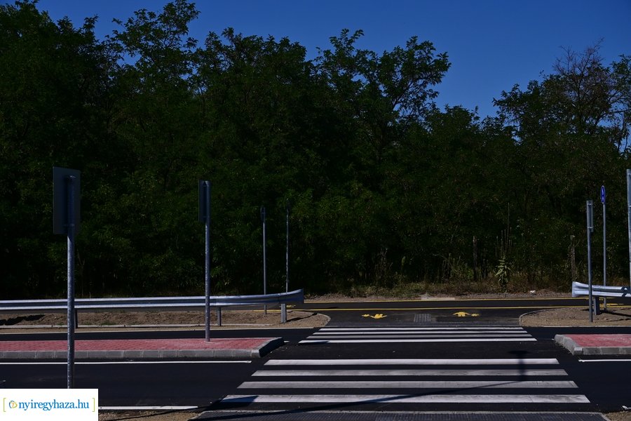 Új gyalogátkelőhely Kőlaposon