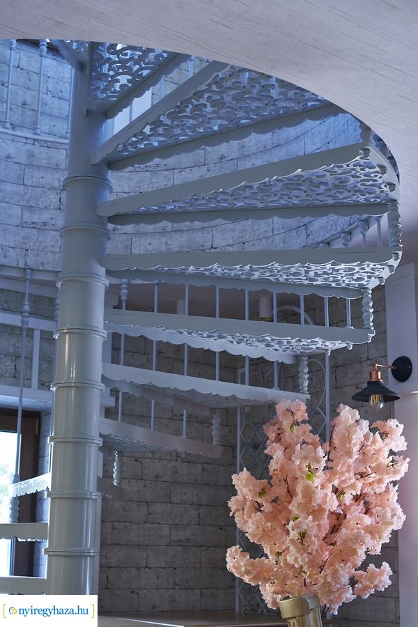 Új helyen a szinházi jegyiroda